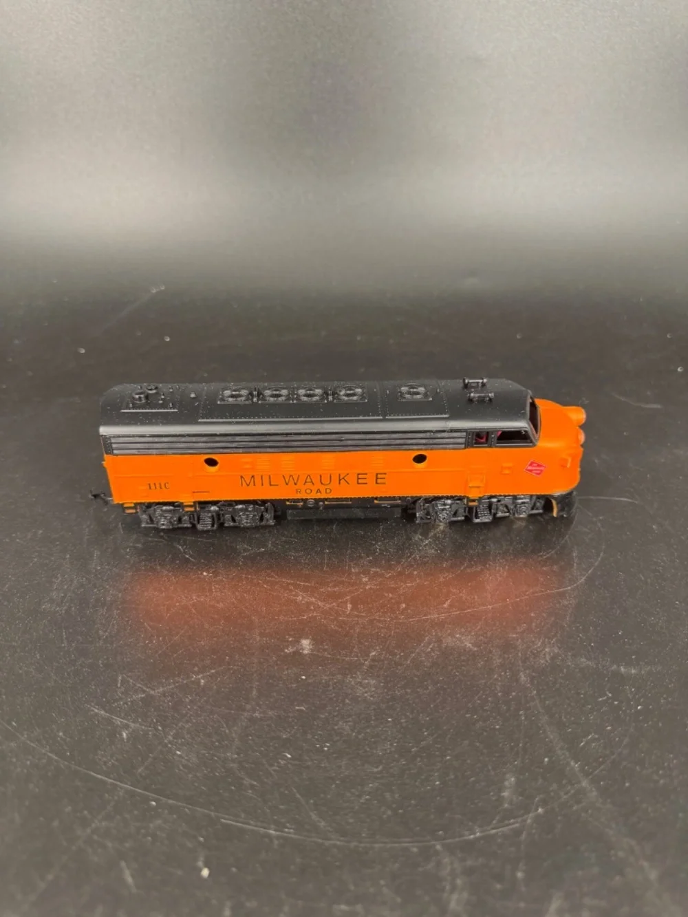 Life-Like Ho Scale F-7 Milwaukee Road 111C Locomotive